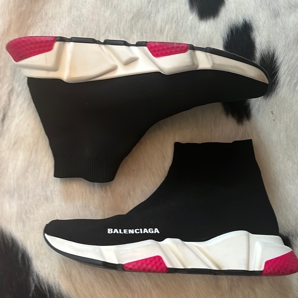 BALENCIAGA
Women's Speed Knit Sneakers

Style # 505877952
Size 9
Color BLACK/Pnk - Picture 2 of 11